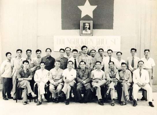 Các KTS dự hội nghị KTS Việt Nam lần thứ II, ngày 26,27 – 4 – 1975
